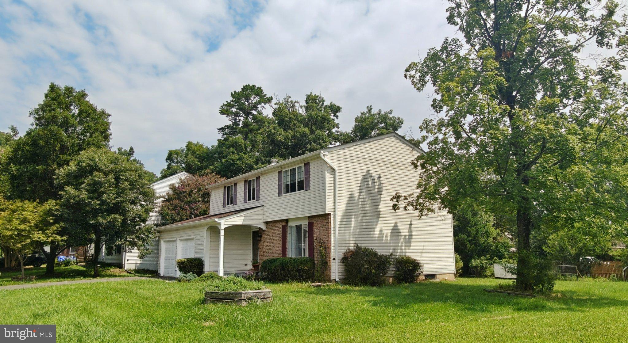 1705 WHITEWOOD LANE