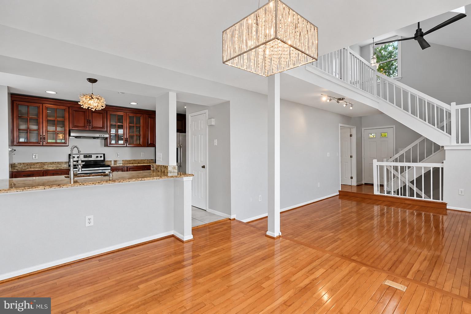 8421 HOLLIS