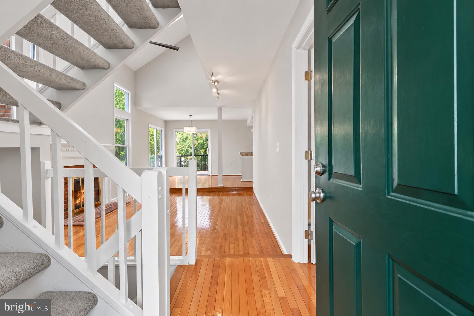 8421 HOLLIS