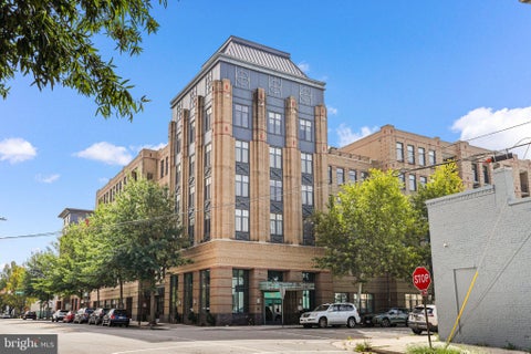 Photo of 525 N Fayette Street #621, ALEXANDRIA, VA 22314 (MLS # VAAX2065270)