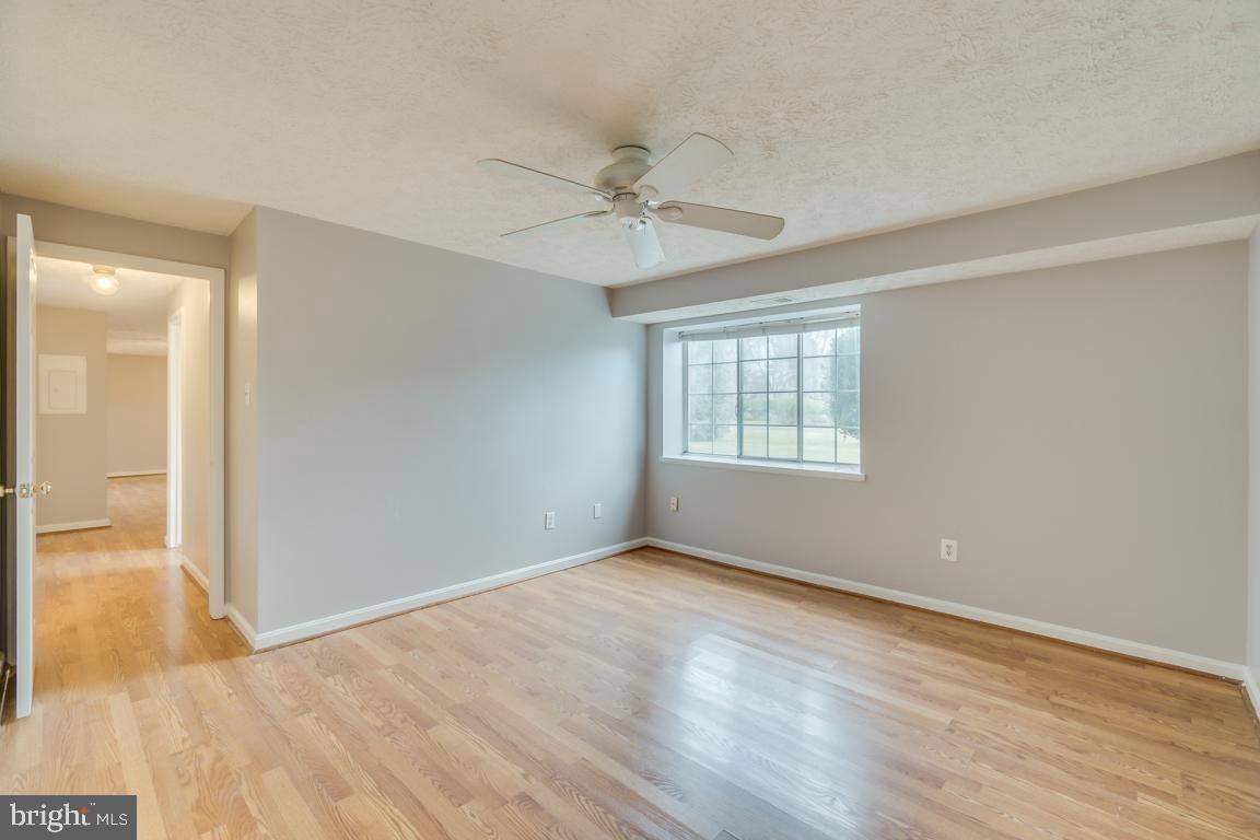 KNOLLS AT NORTH LAKE CONDOMINIUM - Residential Lease