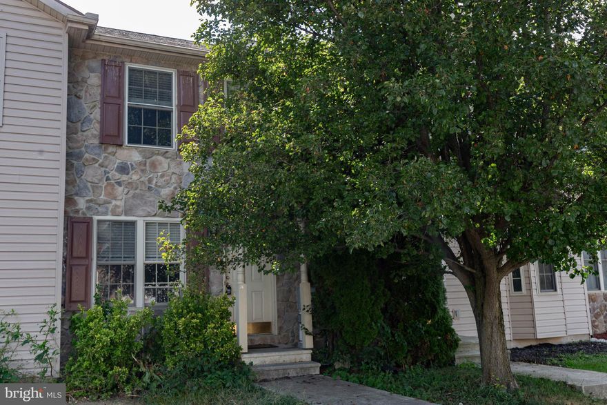 This well-maintained townhome is located in the Tabler Station Manor Community of Inwood, WV . 

You are welcomed by a generous living room that leads into the eat-in kitchen with access to the rear deck, and unfenced yard; and half bath. 

The upper floor features 2 large bedrooms, a large full bath, and a convenient laundry closet with full sized washer and dryer. 

Located off of US 11 on a dead-end street, you’ll have quick access to Rt 9 and I-81; perfect for commuting! 

Pets on case-by-case basis.

Additional monthly costs include Renter's insurance (price based on plan selection) and Second Nature Air Filter Subscription program ($15.00/ month).