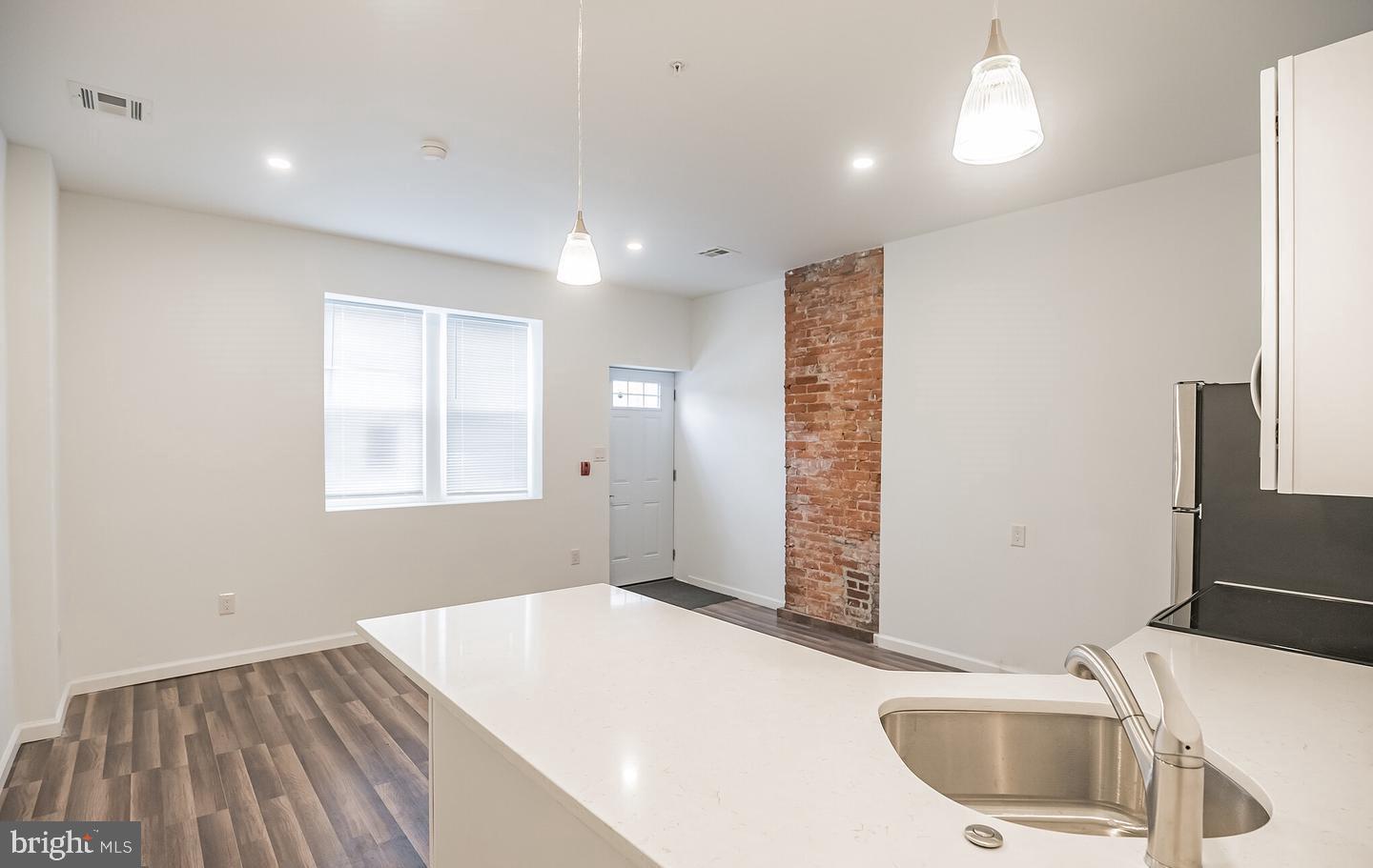 PHILADELPHIA (NORTHWEST) - Commercial Sale