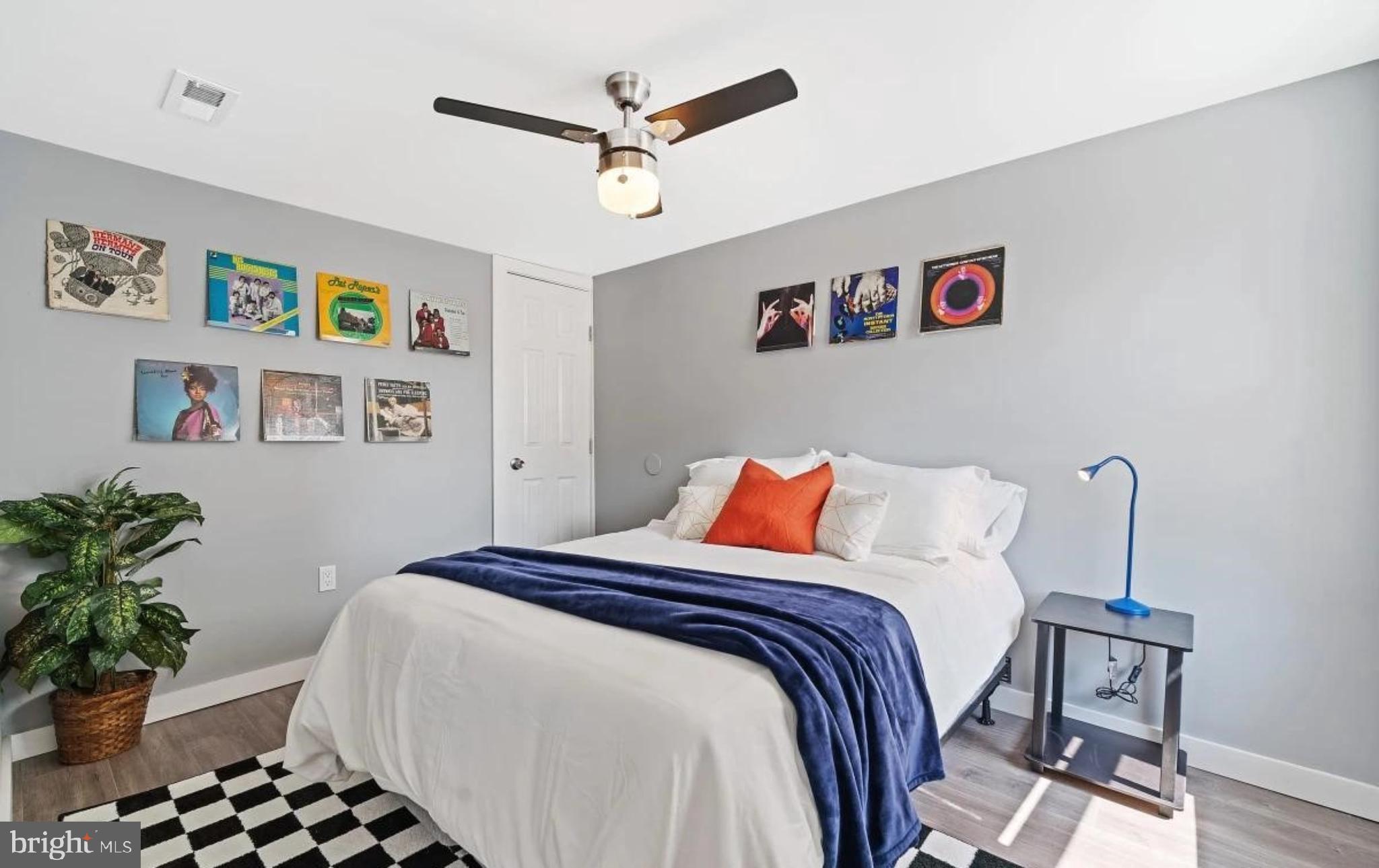 PHILADELPHIA (NORTHWEST) - Commercial Sale