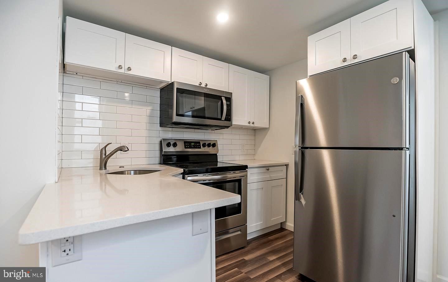 PHILADELPHIA (NORTHWEST) - Commercial Sale