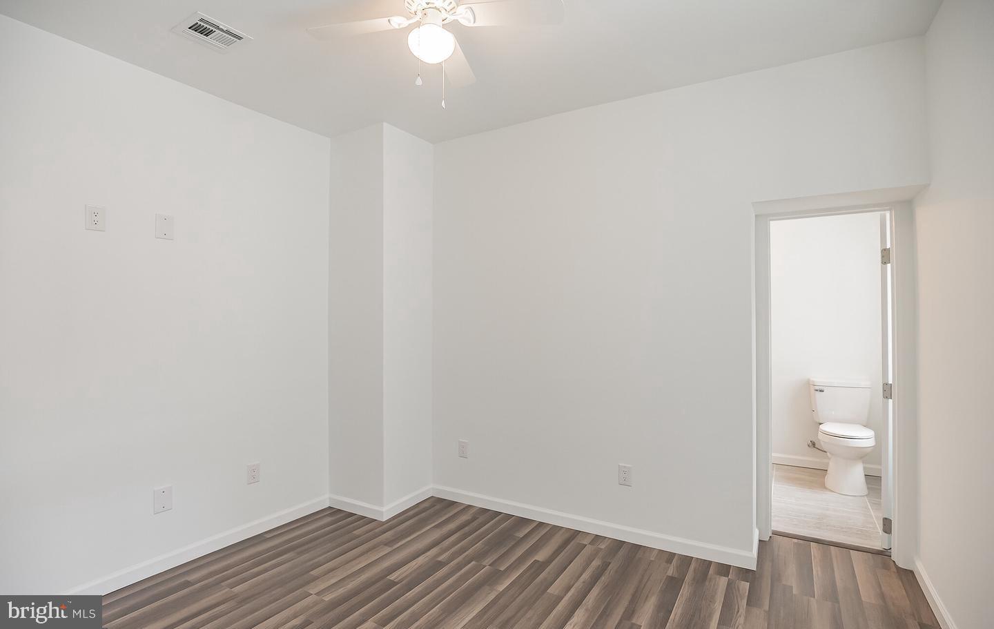 PHILADELPHIA (NORTHWEST) - Commercial Sale