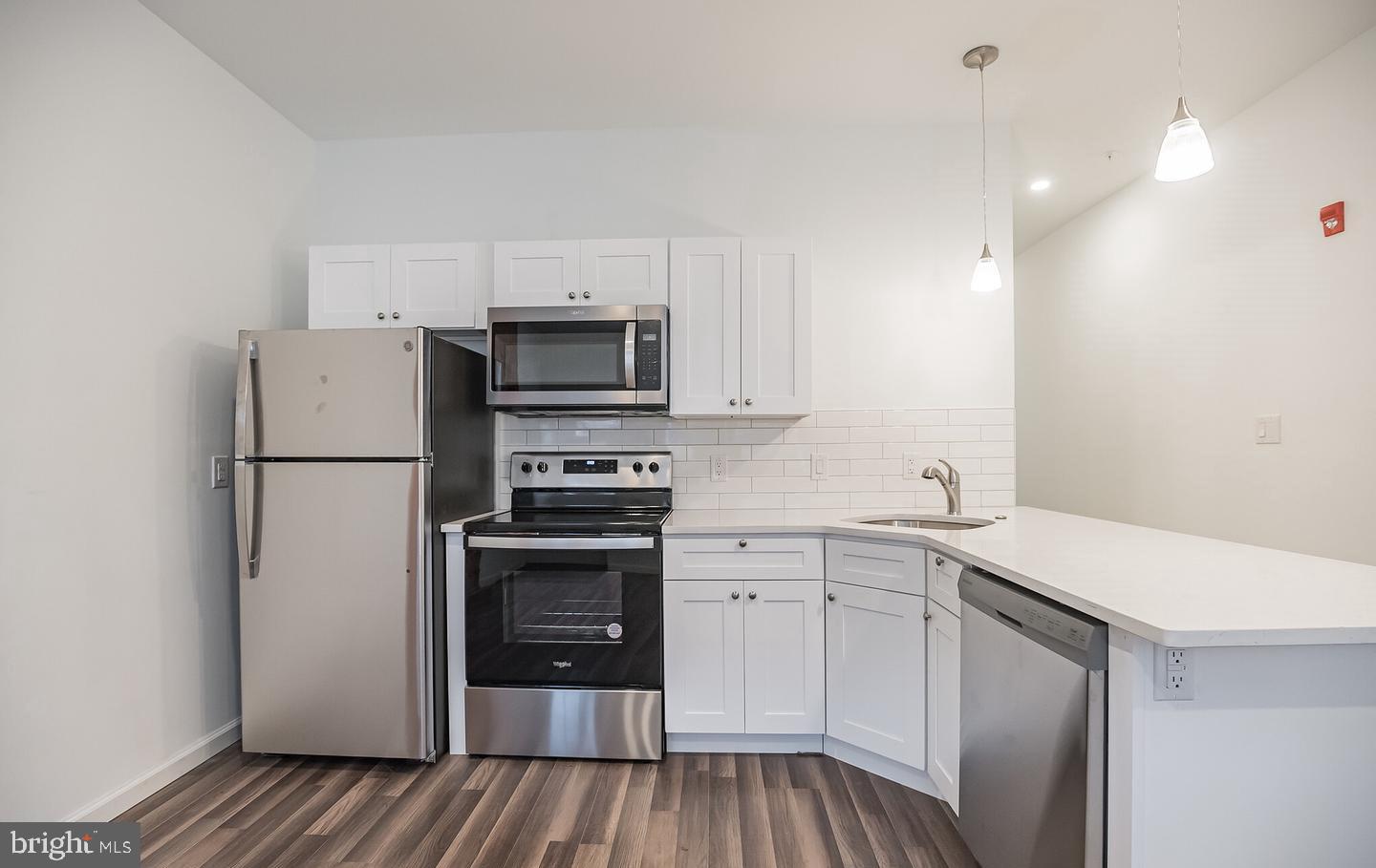 PHILADELPHIA (NORTHWEST) - Commercial Sale