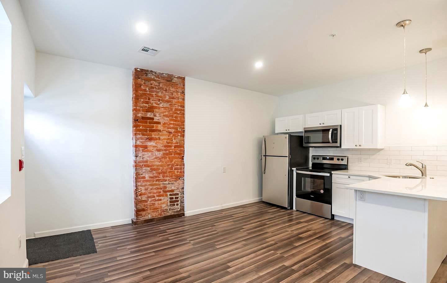 PHILADELPHIA (NORTHWEST) - Commercial Sale