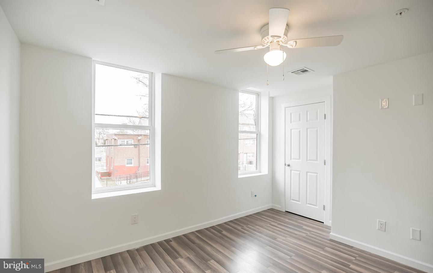 PHILADELPHIA (NORTHWEST) - Commercial Sale