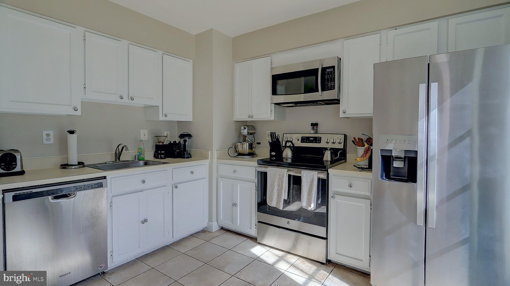 COMPTON VALLEY ESTATES - Residential