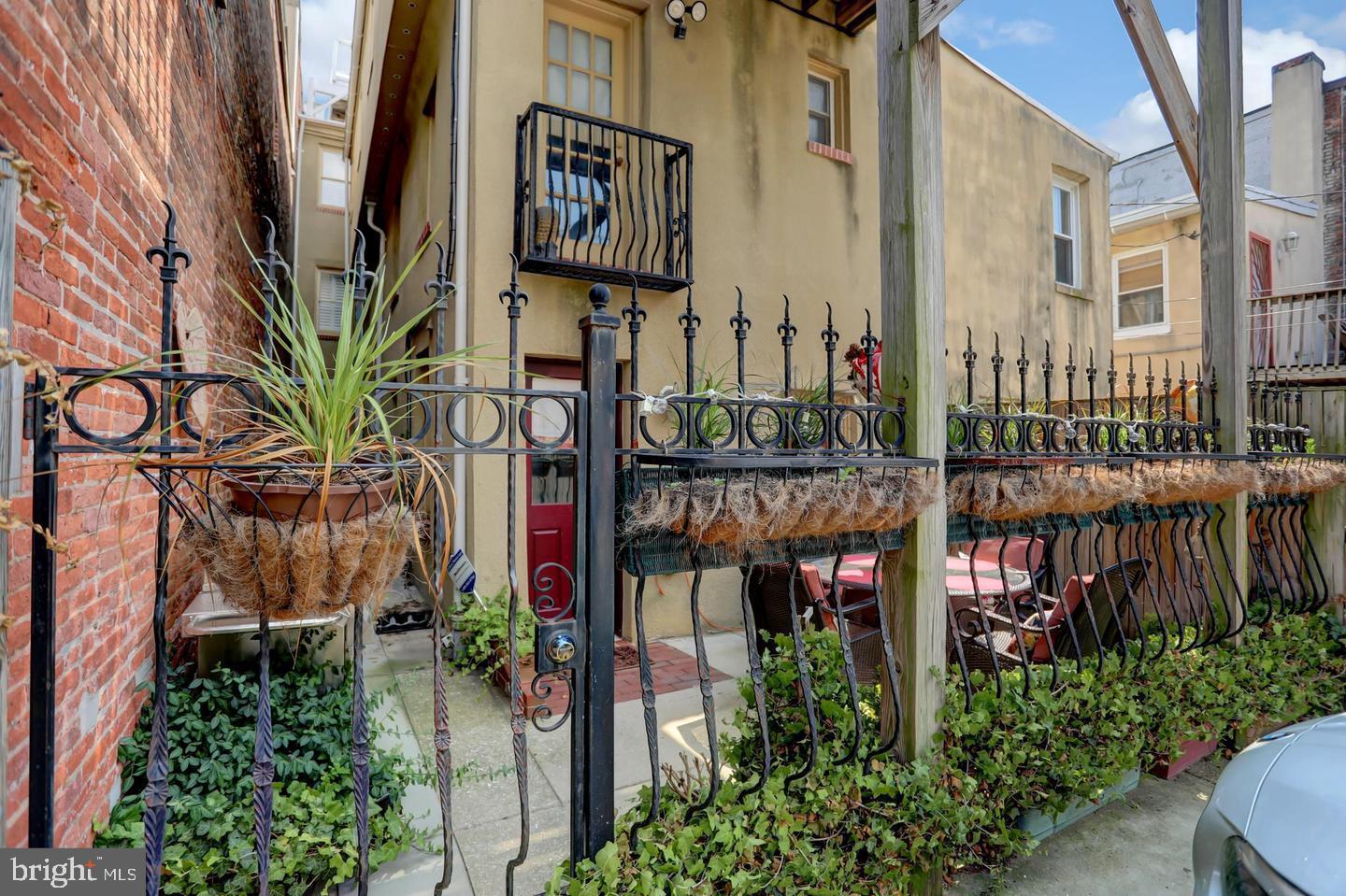 BUTCHERS HILL - Residential