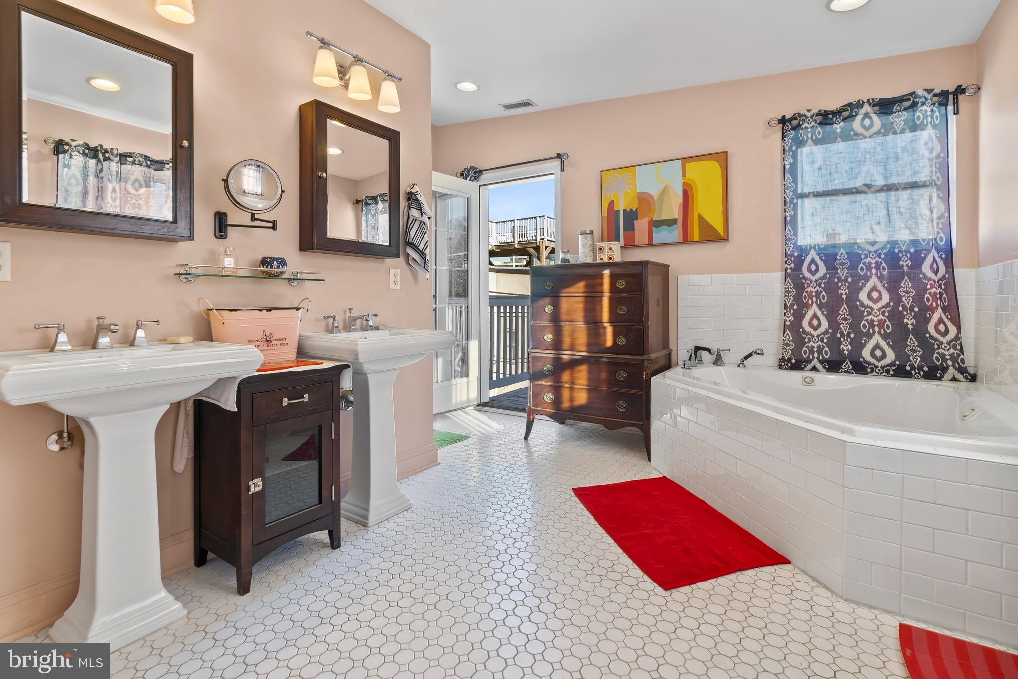 BUTCHERS HILL - Residential