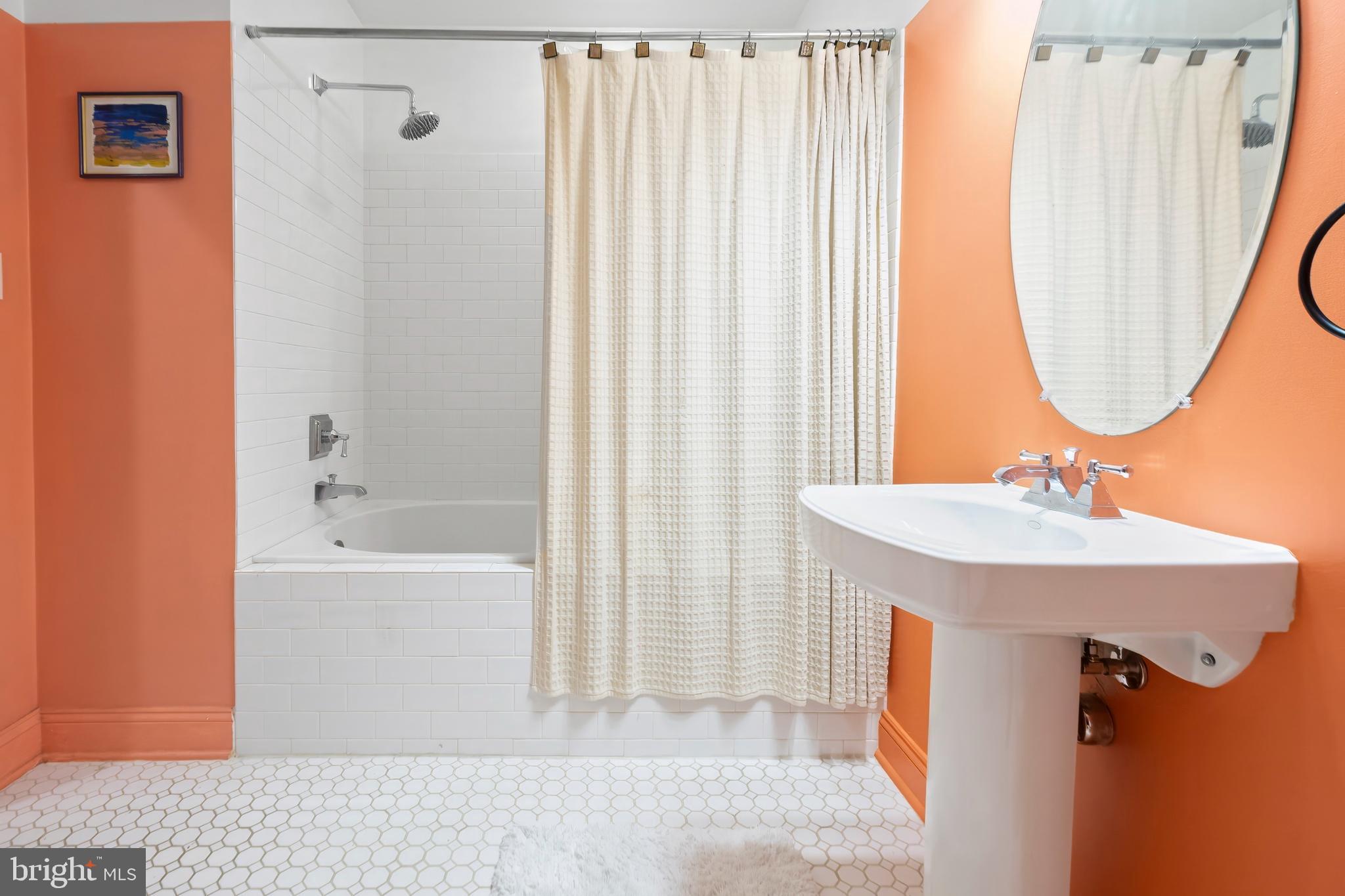 BUTCHERS HILL - Residential