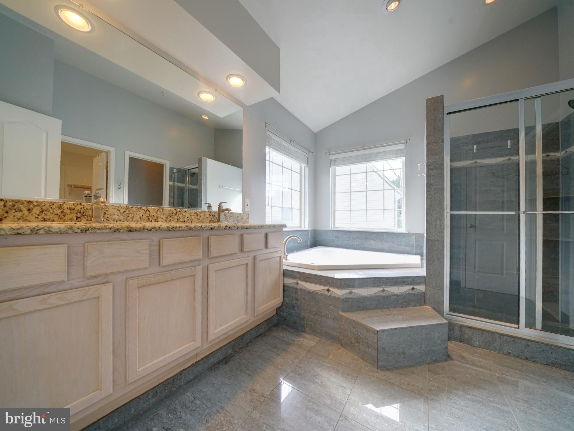 LAKEVIEW - Residential