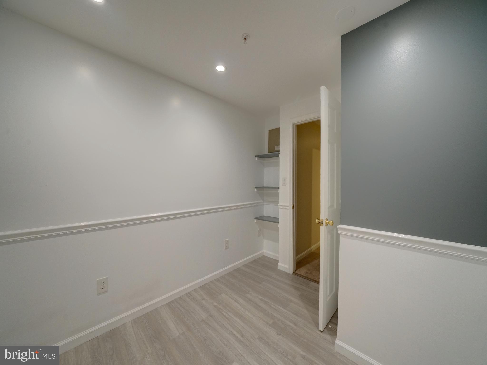 LAKEVIEW - Residential