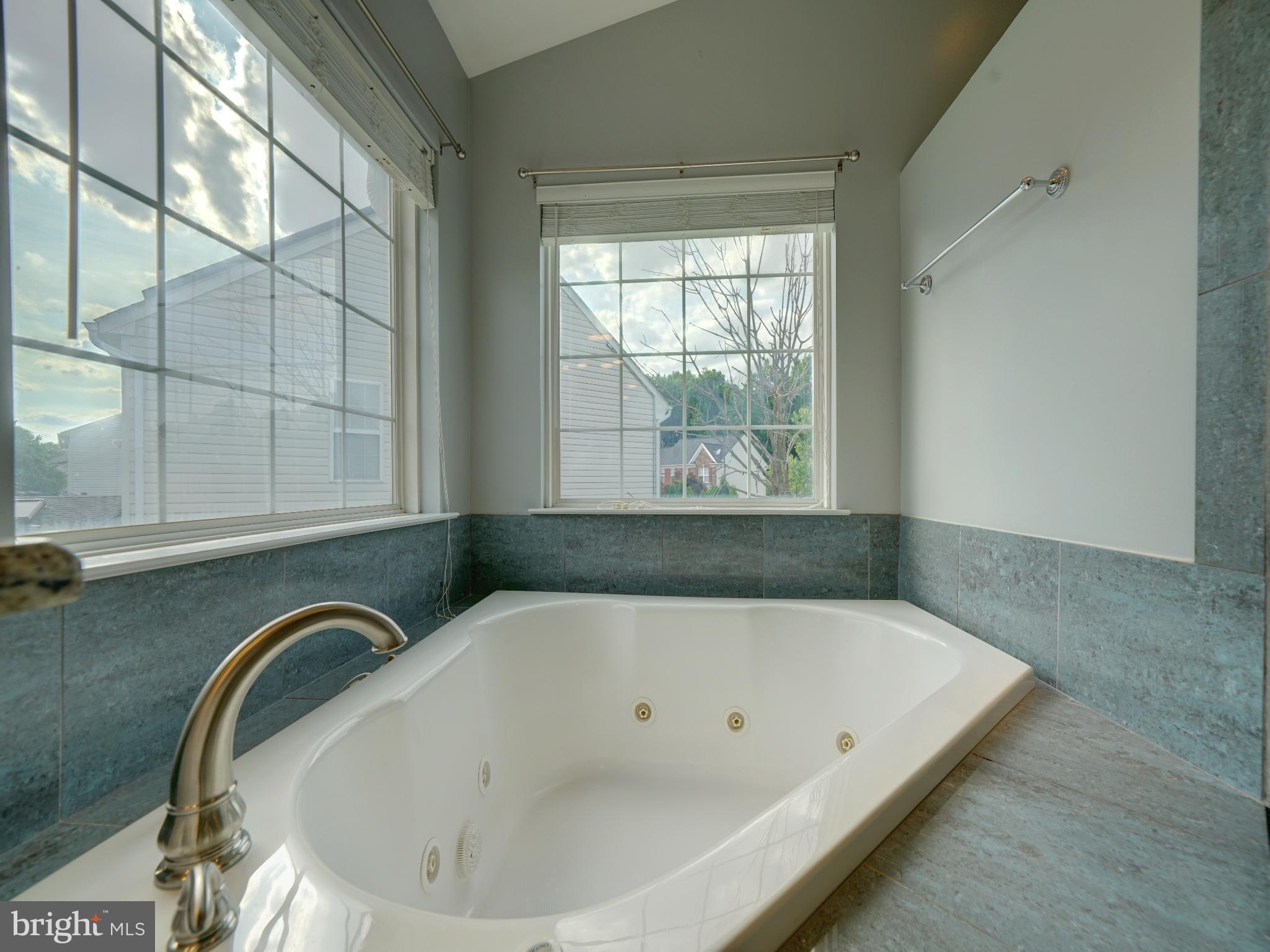 LAKEVIEW - Residential