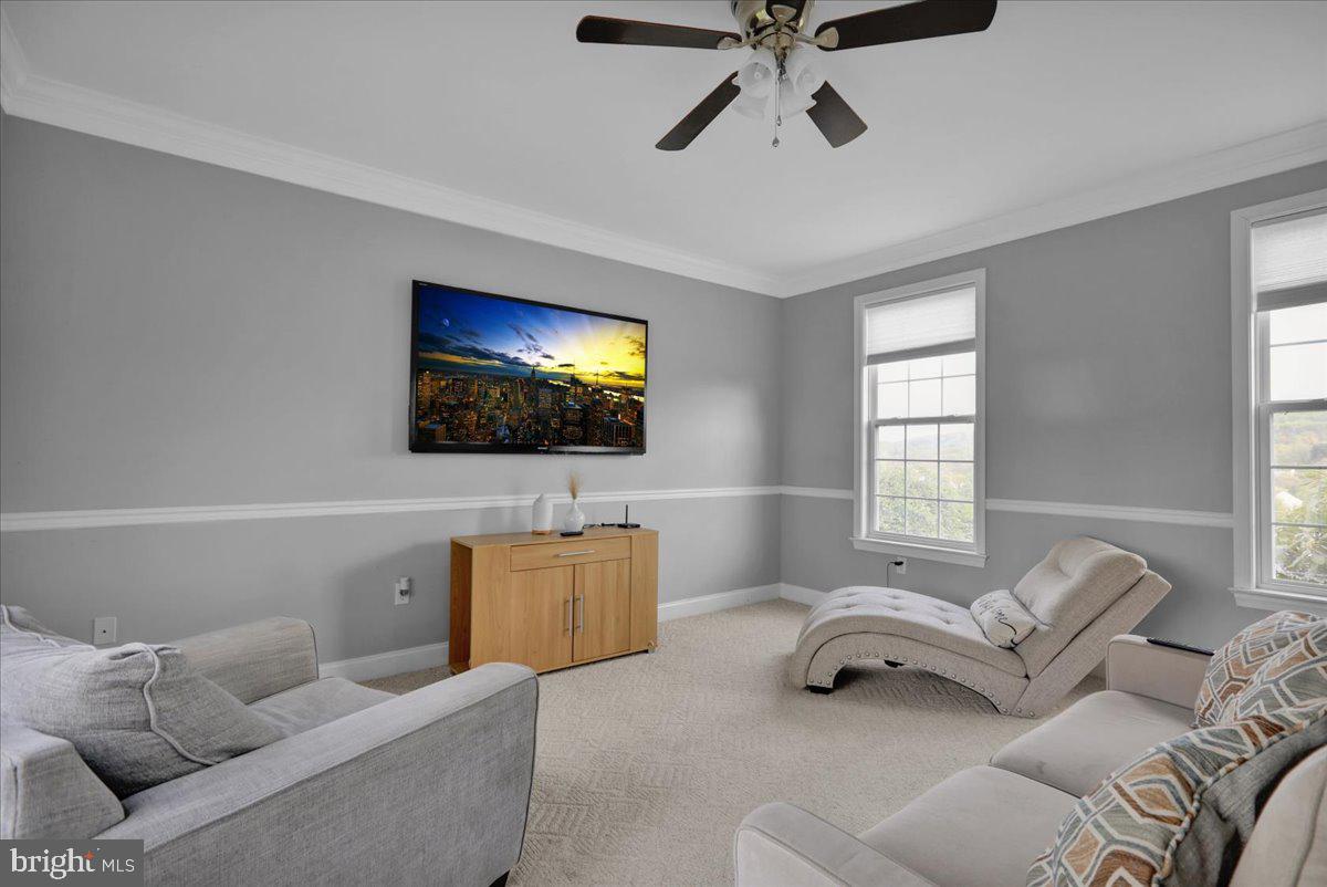 EST @ CEDAR HOLLOW - Residential
