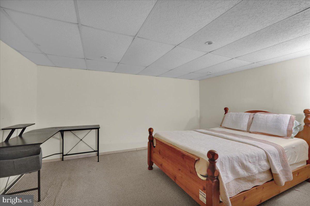 EST @ CEDAR HOLLOW - Residential
