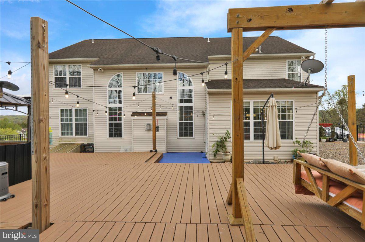 EST @ CEDAR HOLLOW - Residential