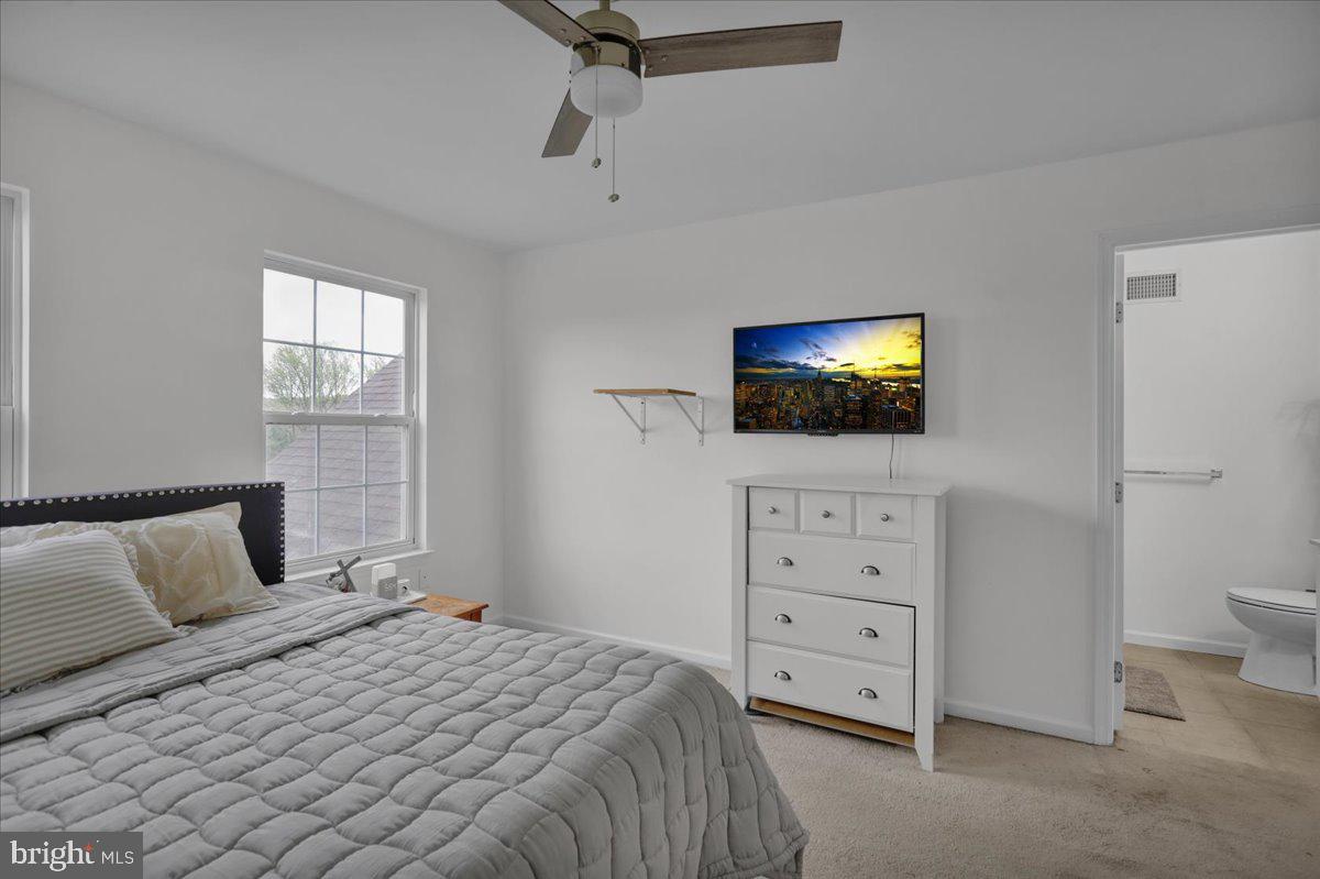 EST @ CEDAR HOLLOW - Residential
