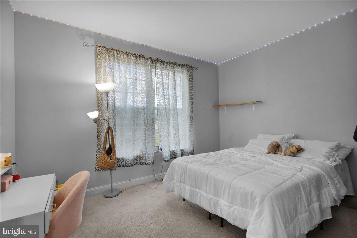 EST @ CEDAR HOLLOW - Residential