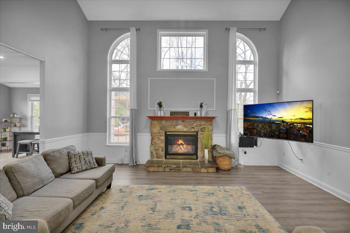 EST @ CEDAR HOLLOW - Residential