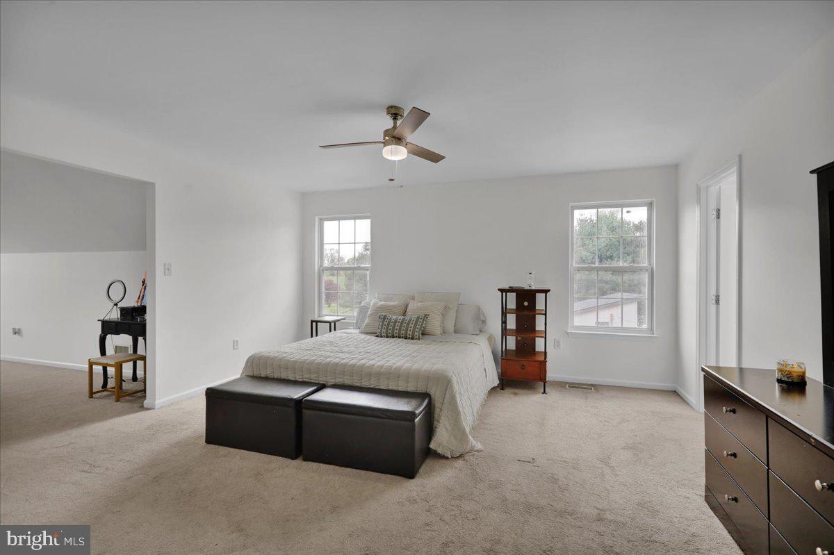 EST @ CEDAR HOLLOW - Residential