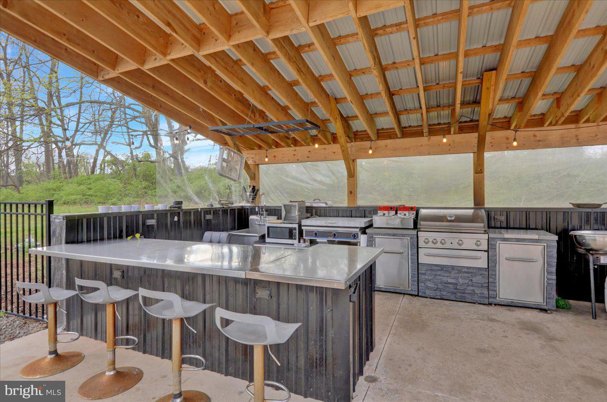 EST @ CEDAR HOLLOW - Residential