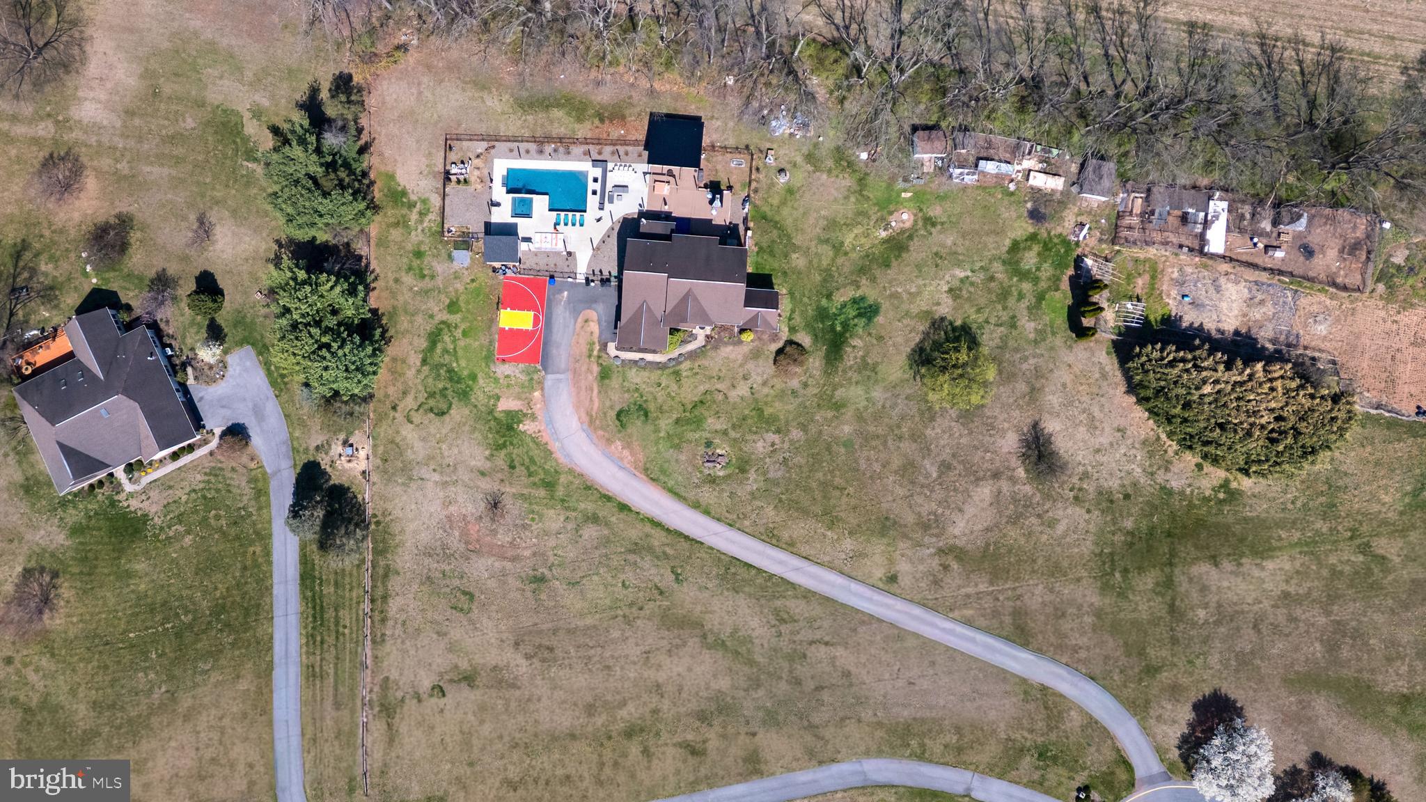 EST @ CEDAR HOLLOW - Residential