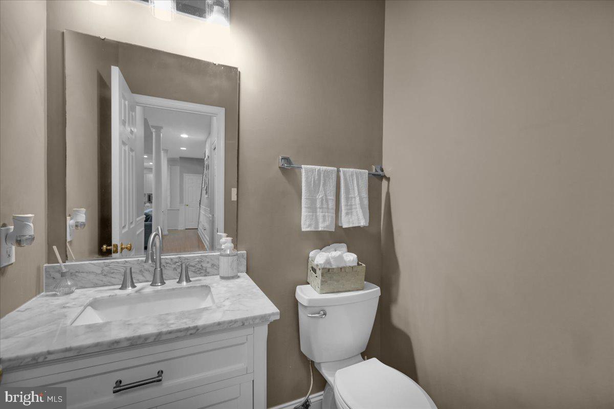 EST @ CEDAR HOLLOW - Residential
