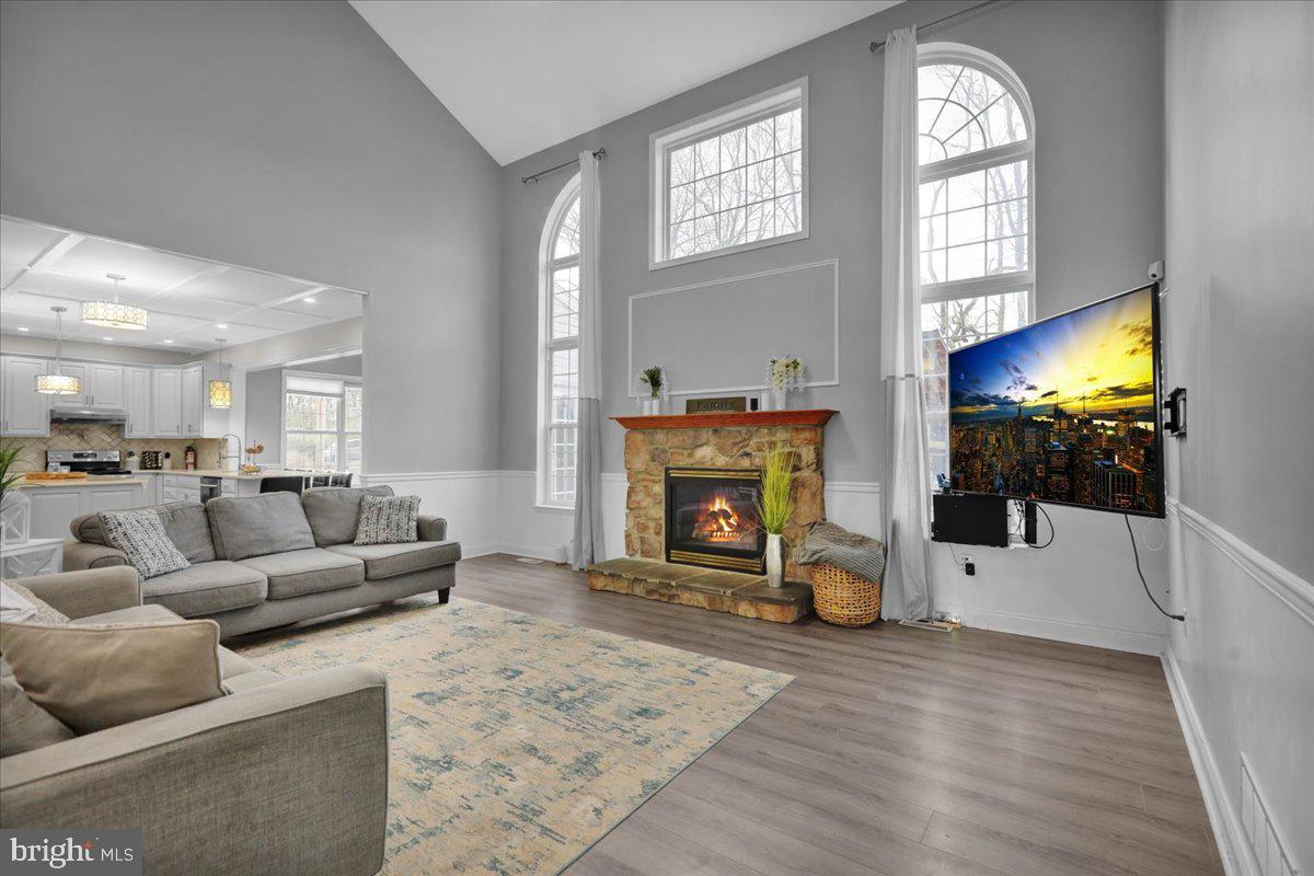 EST @ CEDAR HOLLOW - Residential