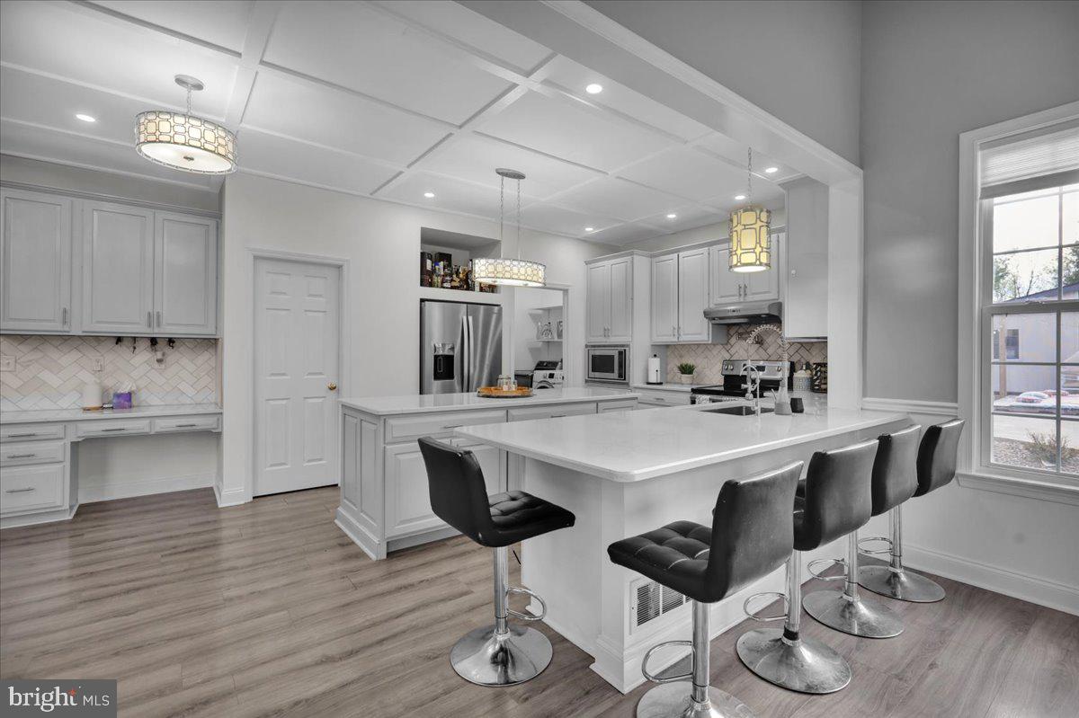 EST @ CEDAR HOLLOW - Residential
