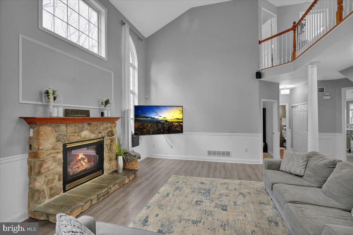 EST @ CEDAR HOLLOW - Residential