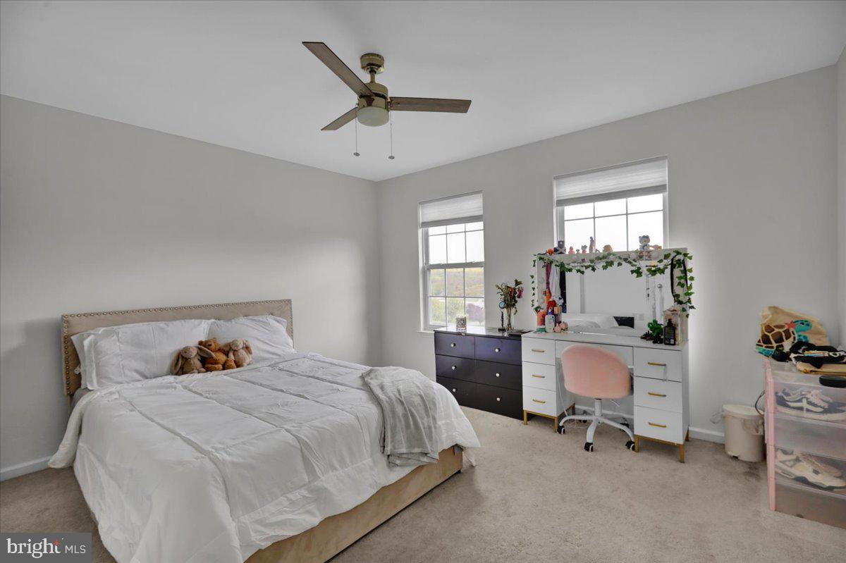 EST @ CEDAR HOLLOW - Residential