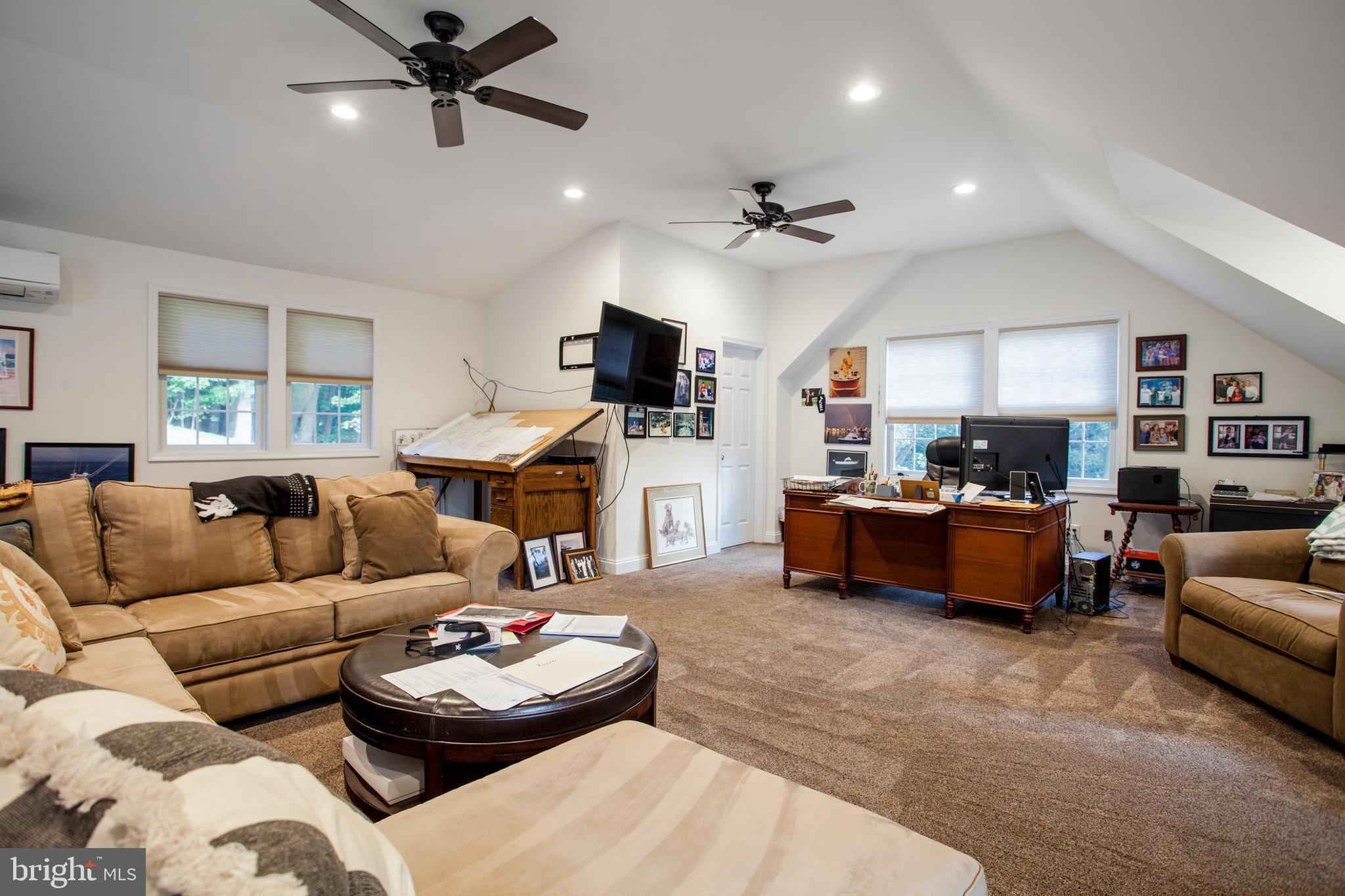 HAMILTON PLACE - Residential