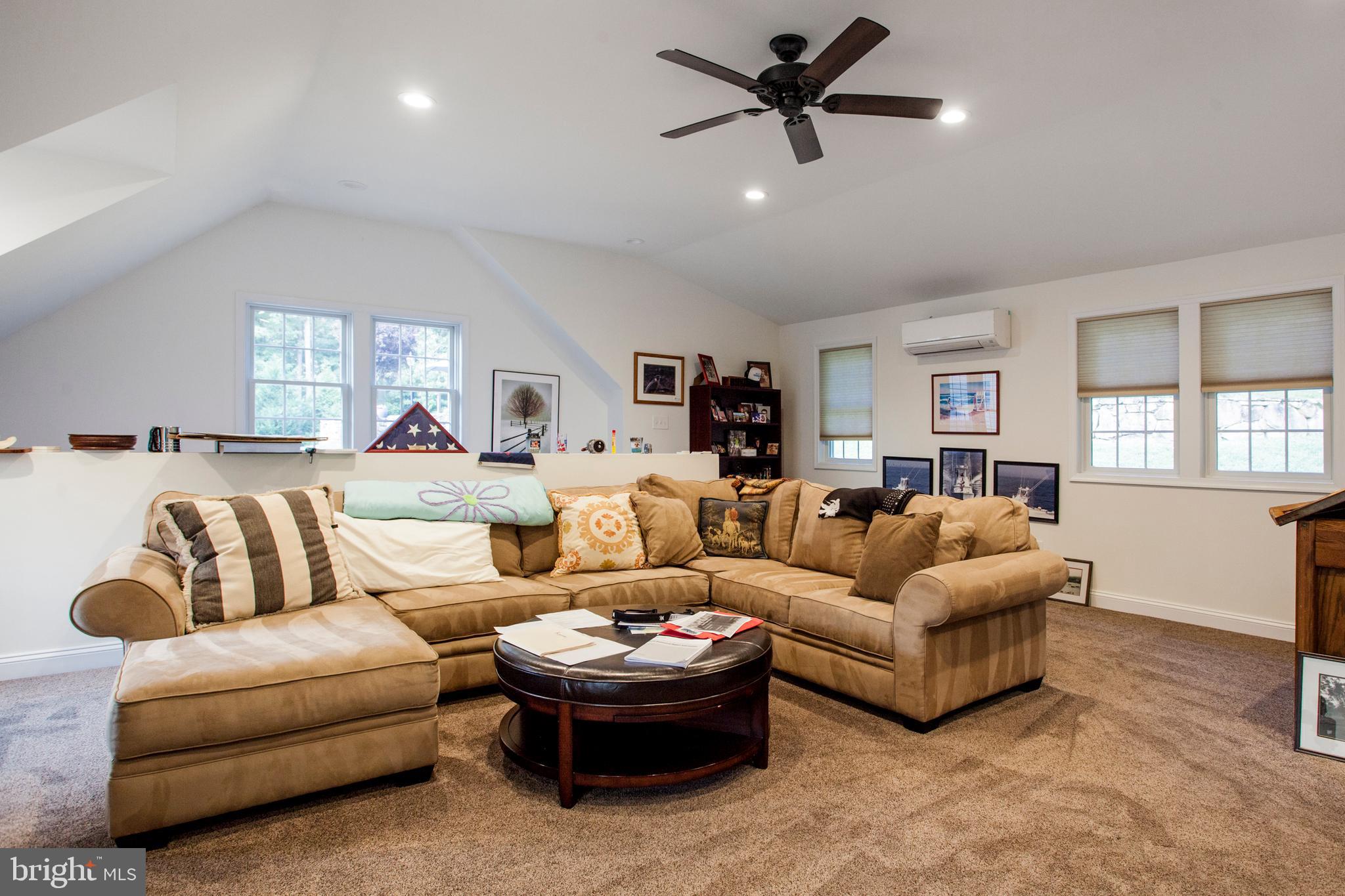 HAMILTON PLACE - Residential