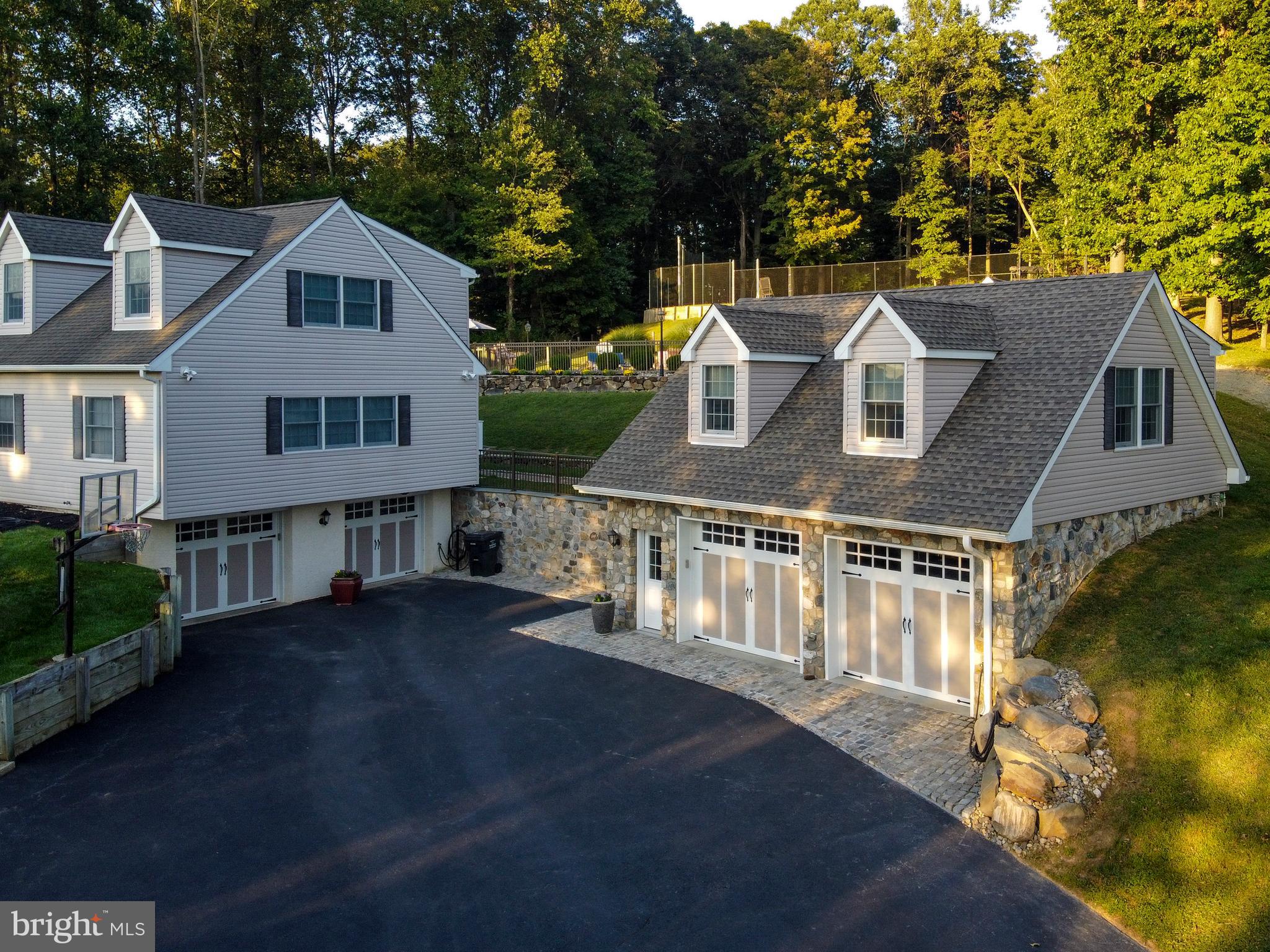 HAMILTON PLACE - Residential