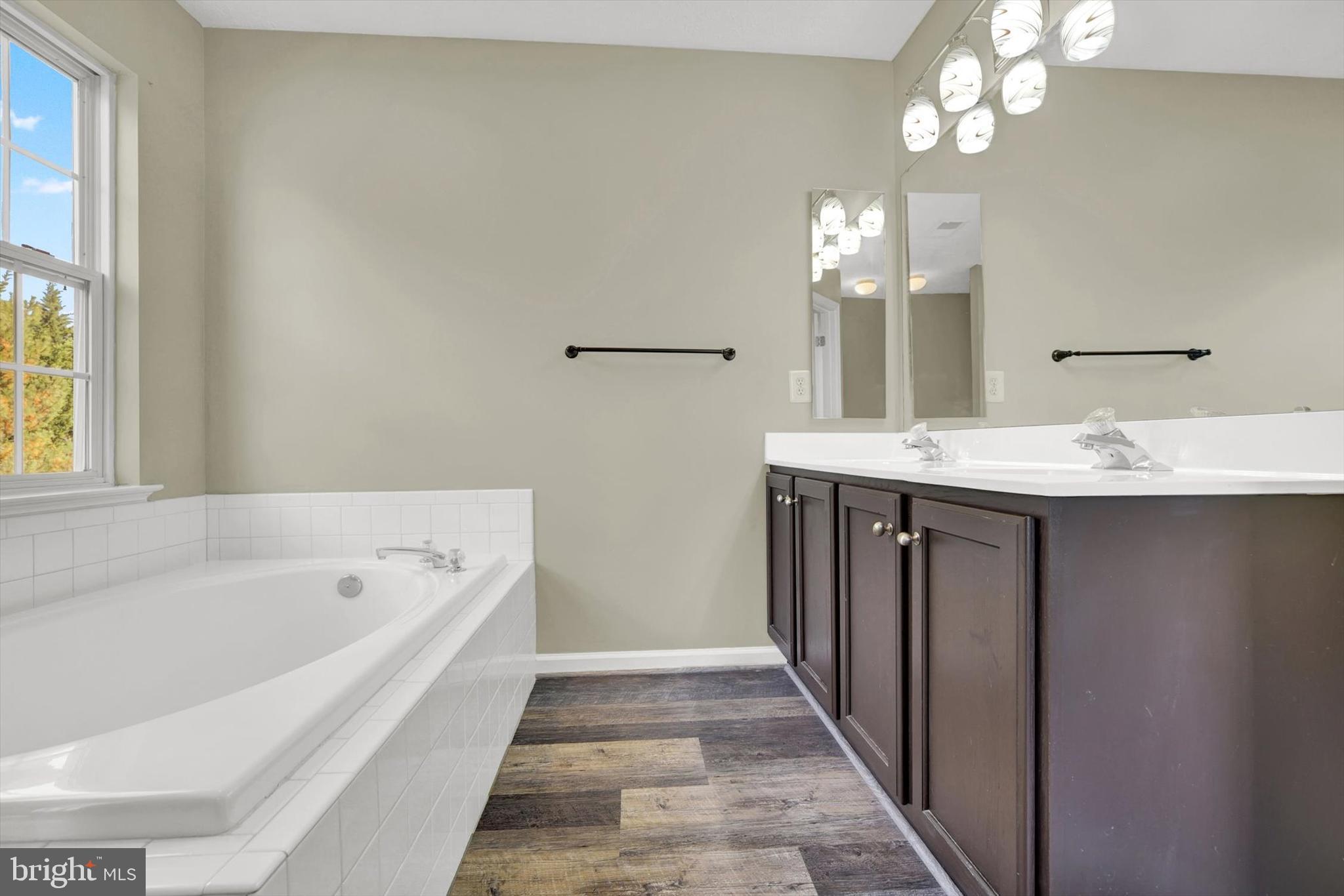 IRWINS CHOICE - Residential Lease