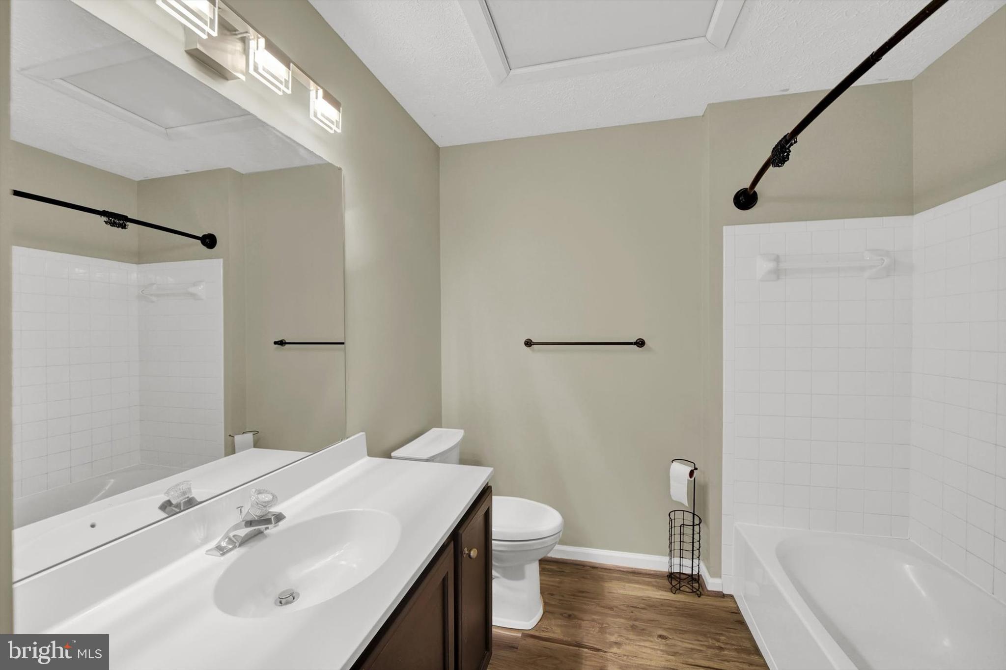 IRWINS CHOICE - Residential Lease