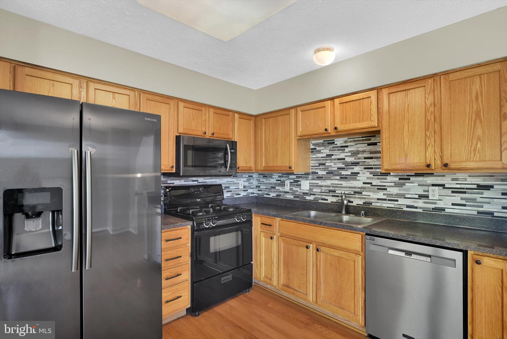 IRWINS CHOICE - Residential Lease