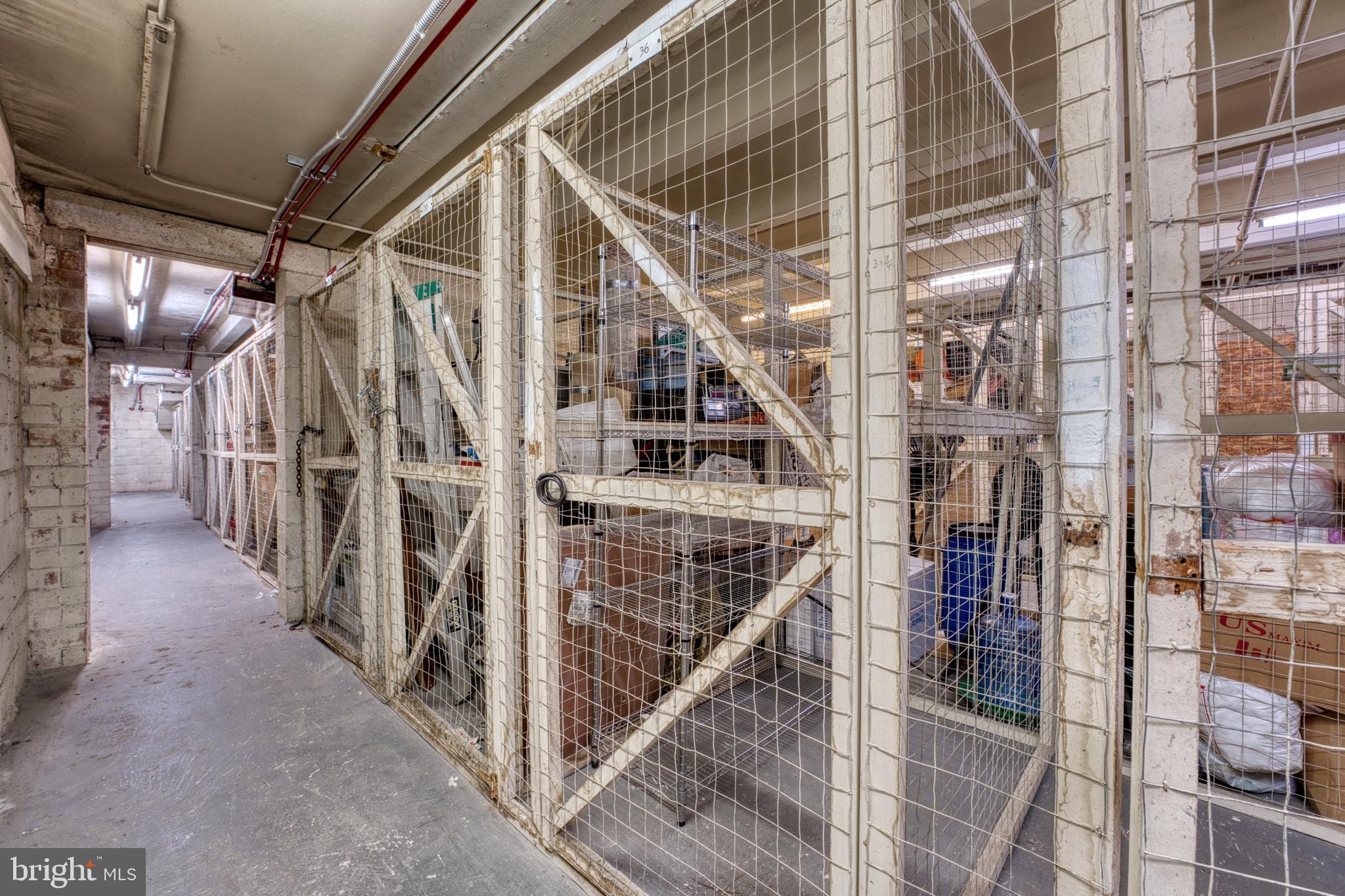 BRIARWOOD COURT - Residential