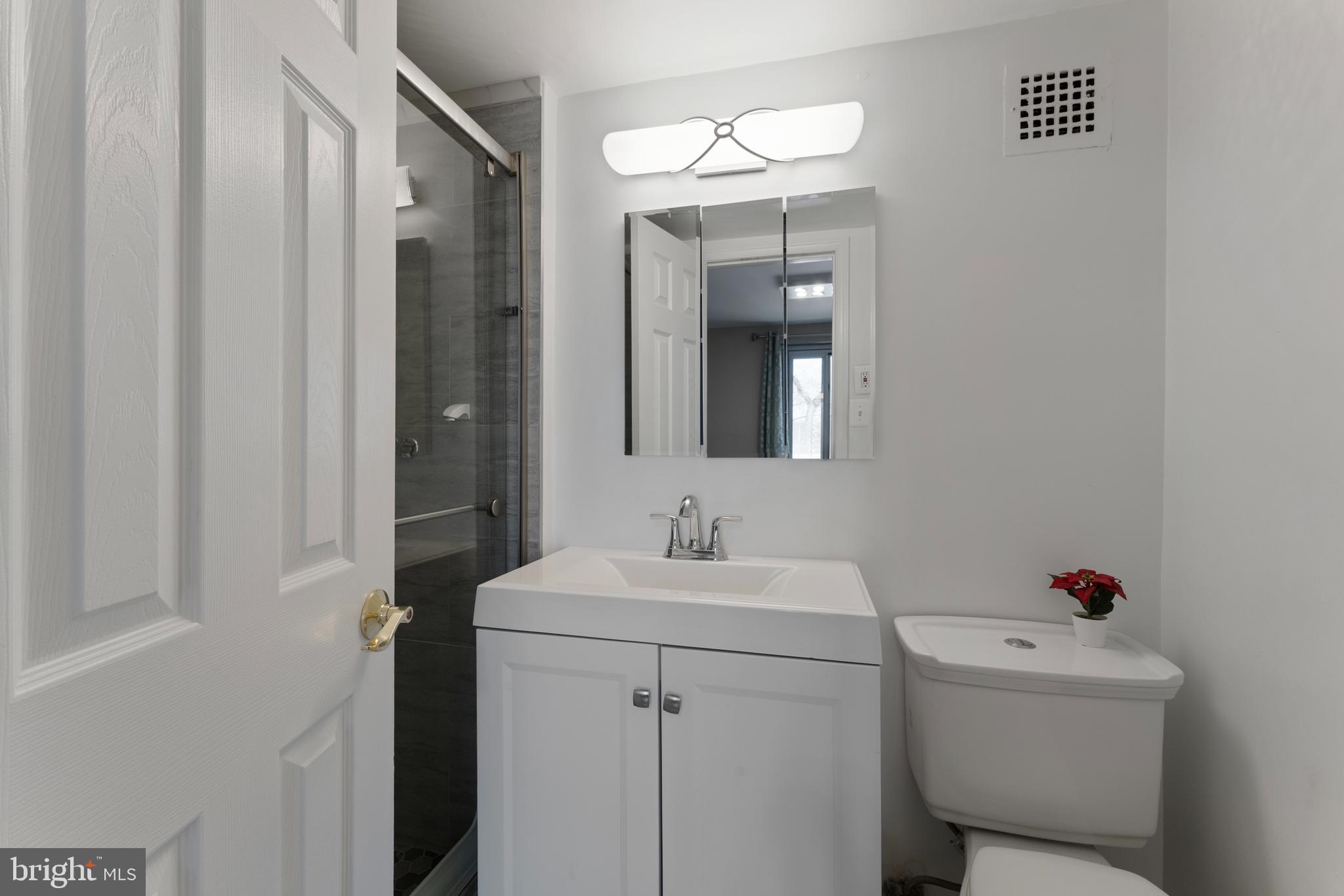 BRIARWOOD COURT - Residential