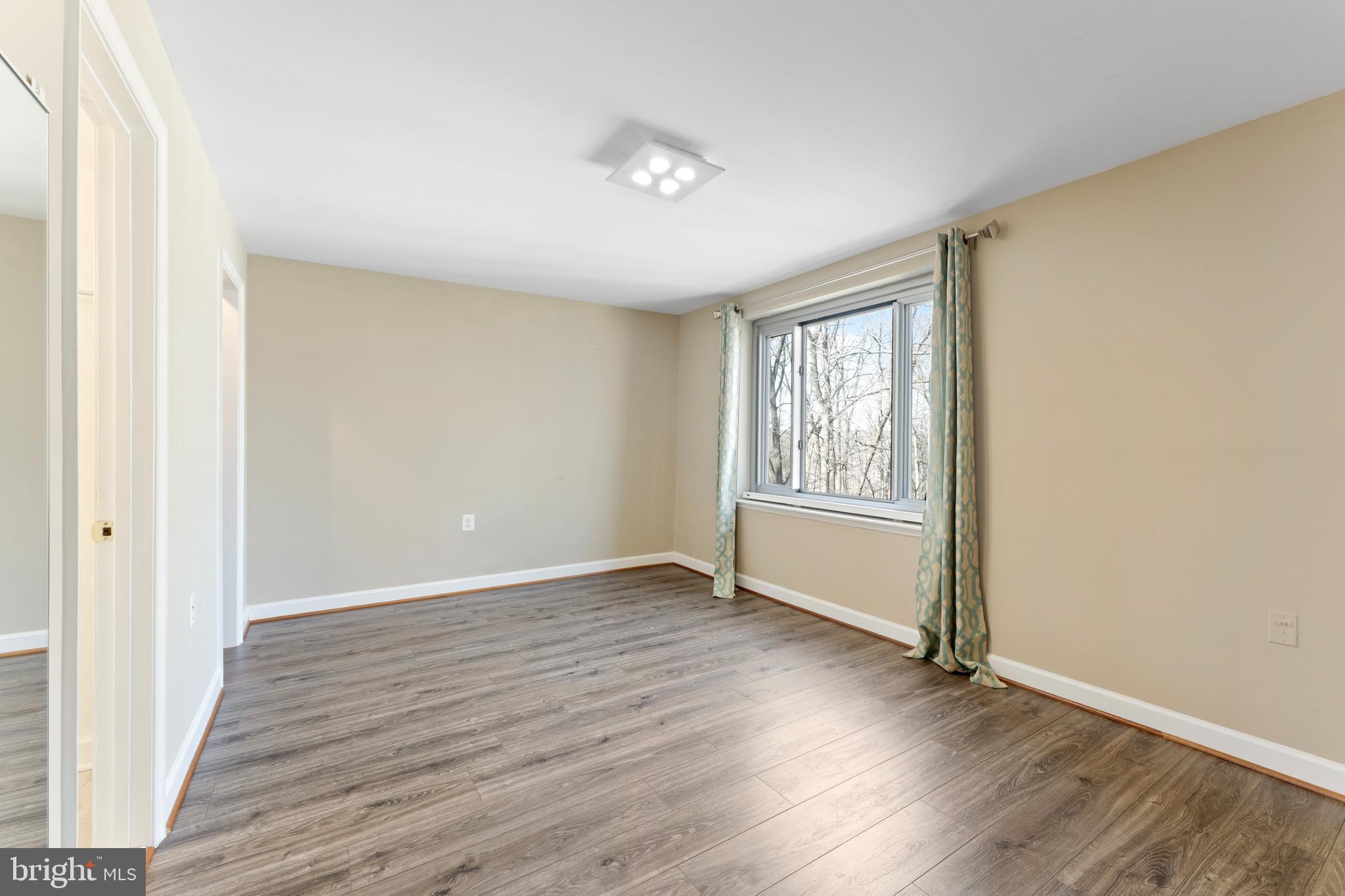 BRIARWOOD COURT - Residential