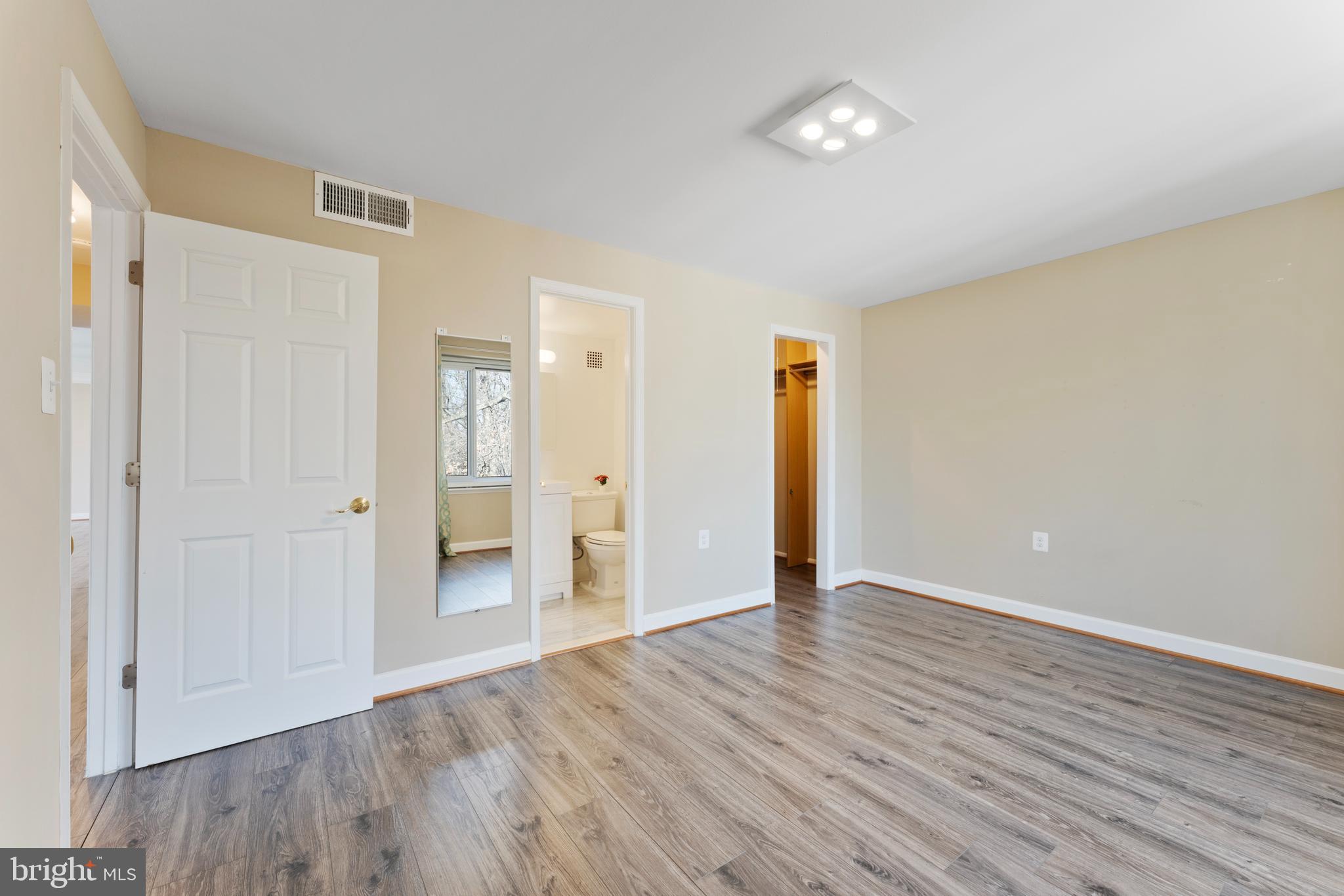 BRIARWOOD COURT - Residential