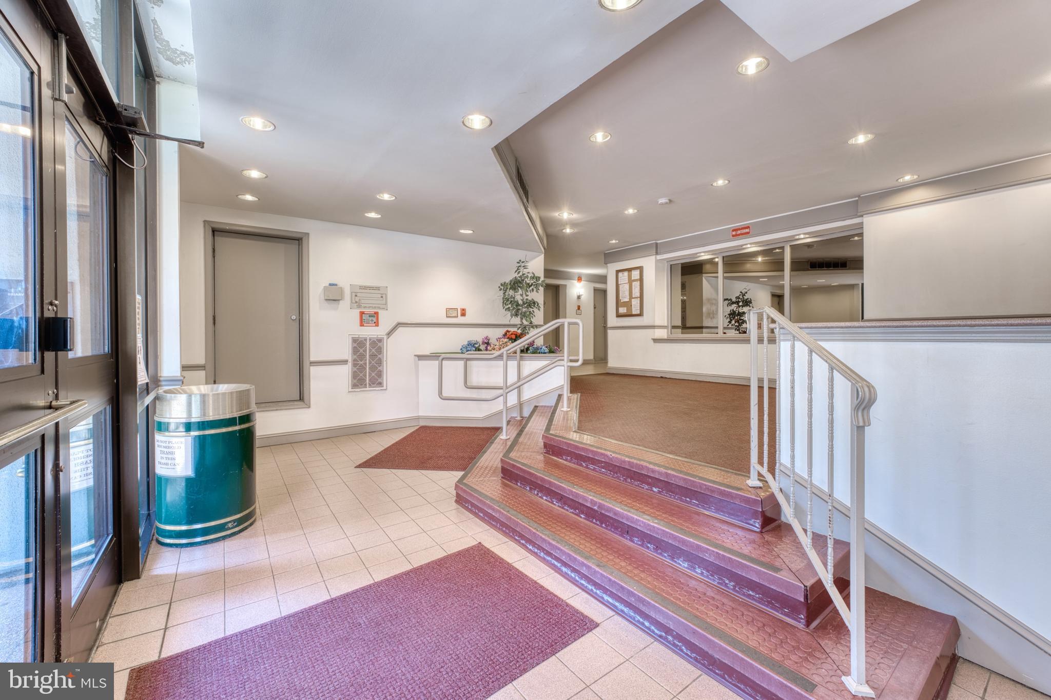 BRIARWOOD COURT - Residential