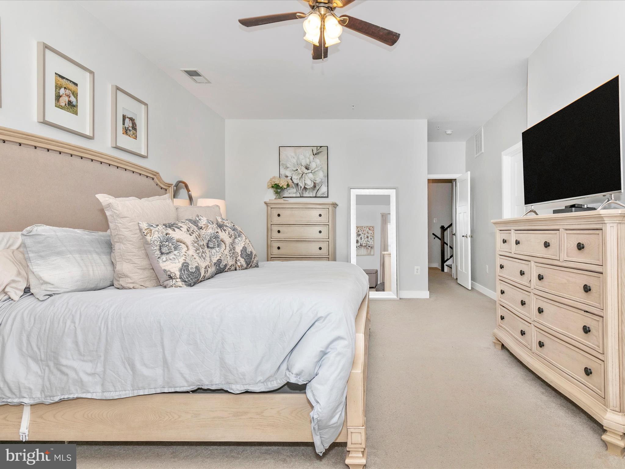 LAKE LINGANORE TOWN CENTER - Residential