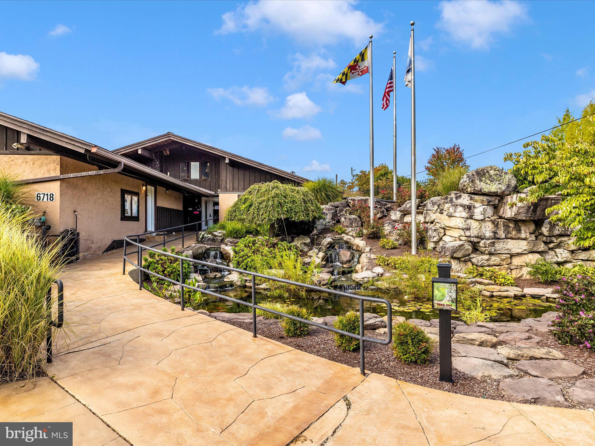 LAKE LINGANORE TOWN CENTER - Residential