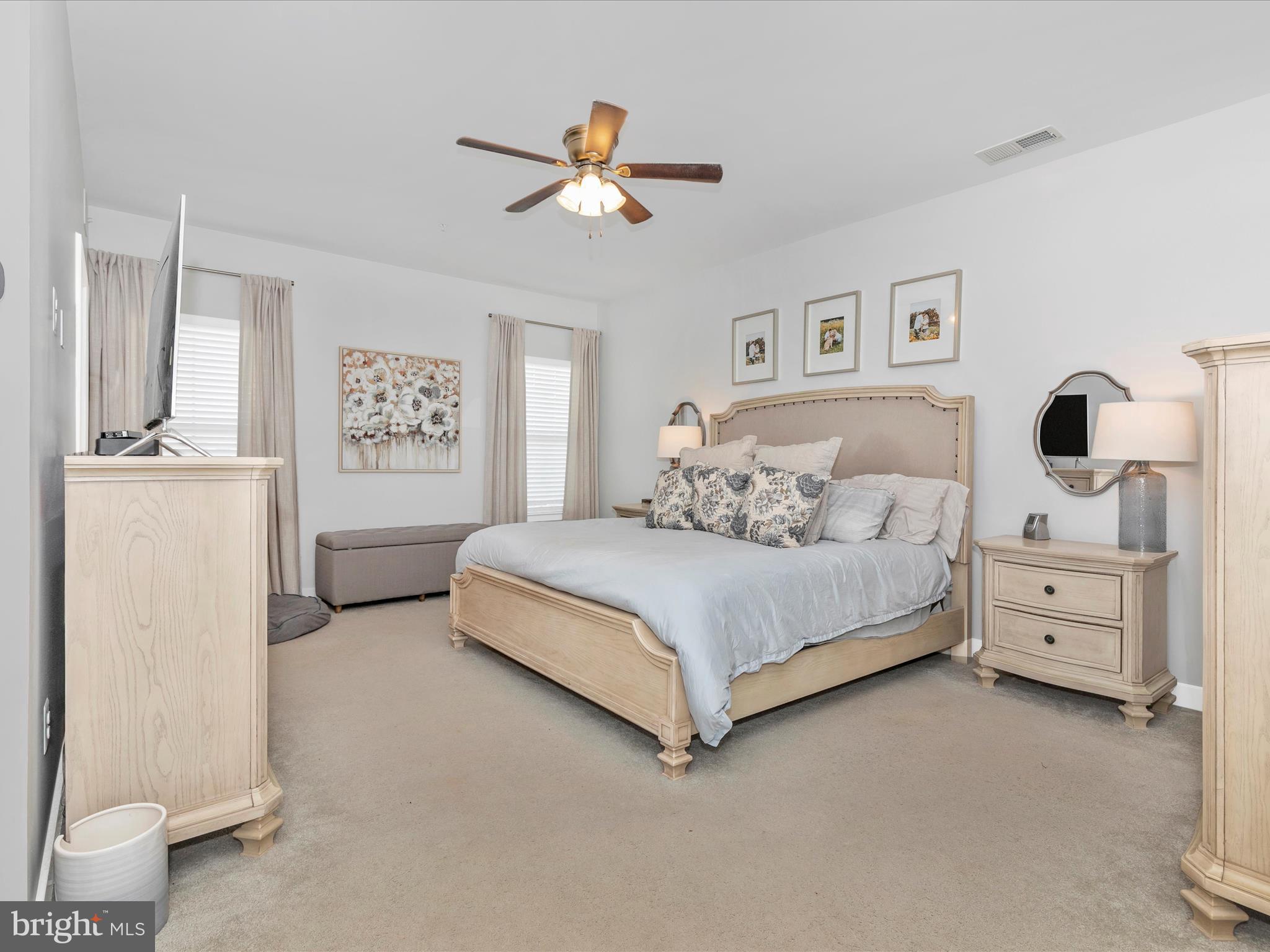 LAKE LINGANORE TOWN CENTER - Residential