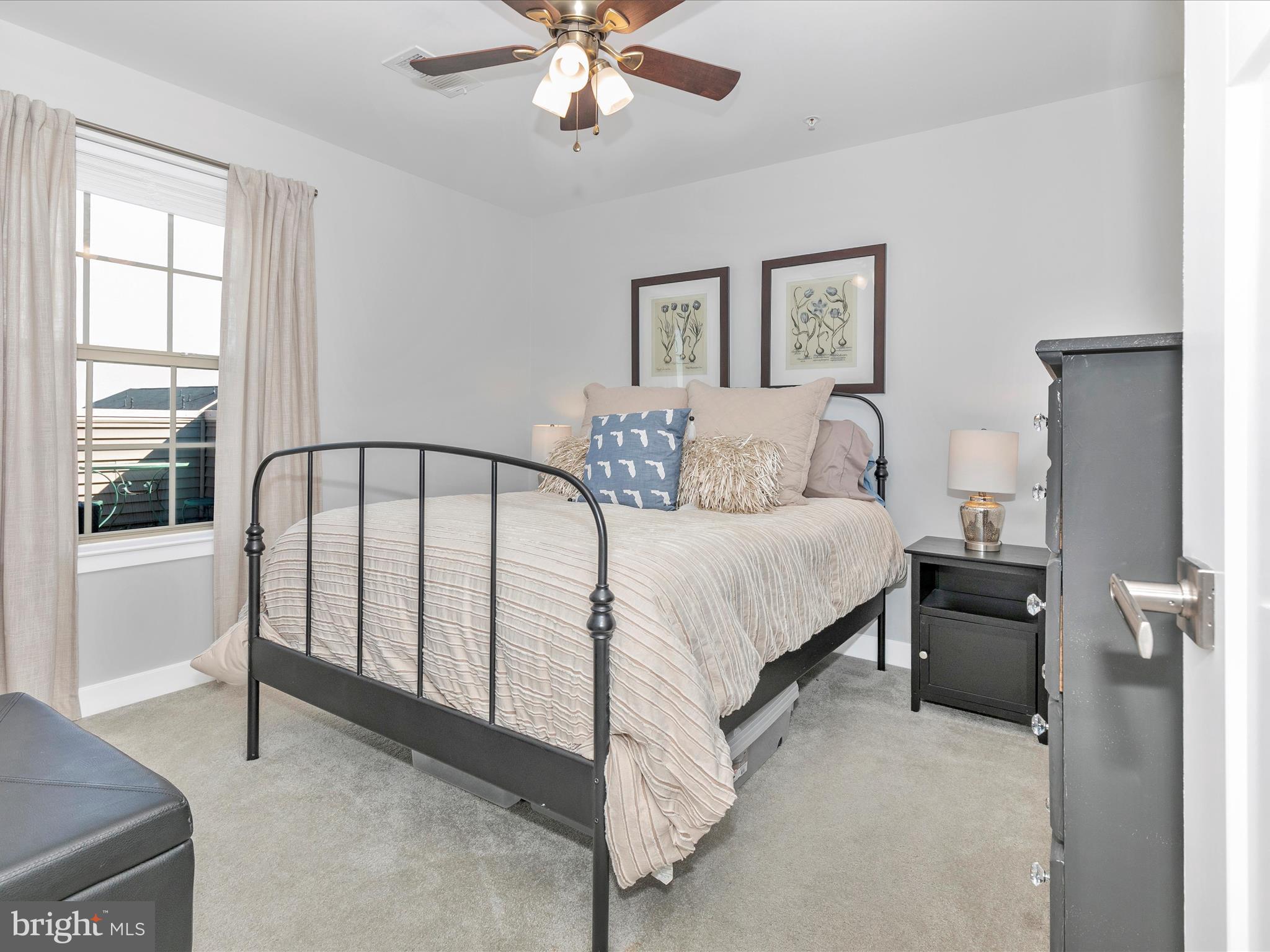 LAKE LINGANORE TOWN CENTER - Residential