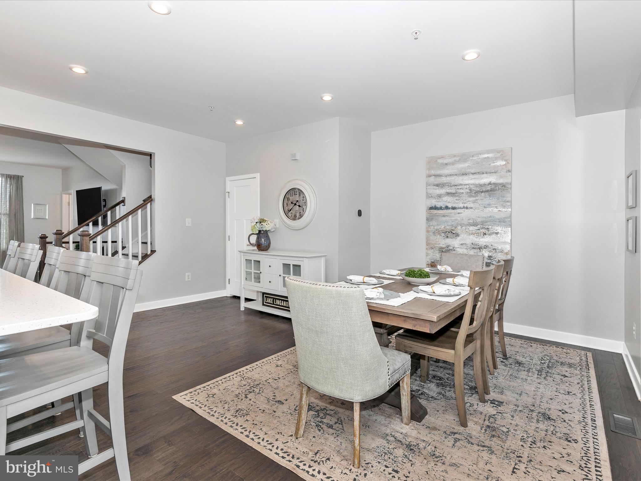 LAKE LINGANORE TOWN CENTER - Residential